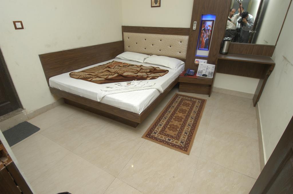 Hotel Shiv Palace New Delhi Eksteriør billede