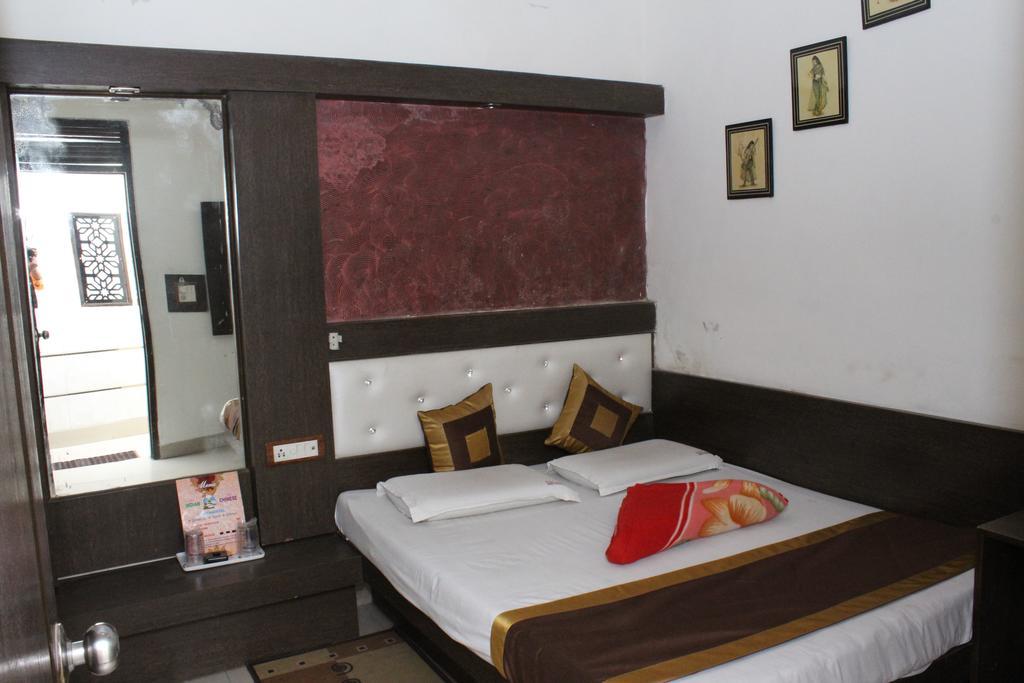 Hotel Shiv Palace New Delhi Eksteriør billede